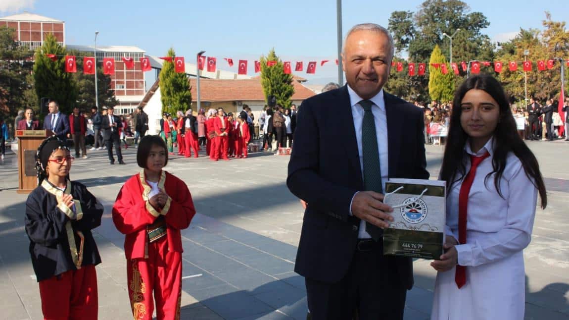 29 Ekim Cumhuriyet Bayramı Konulu Ortaokullar Arası Şiir Yarışması İlçe İkinciliği